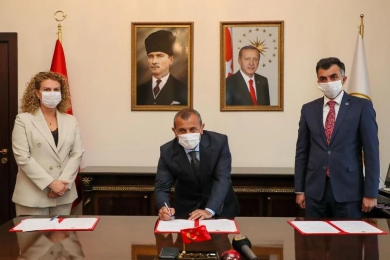 Hayırsever iş insanından eğitime destek
