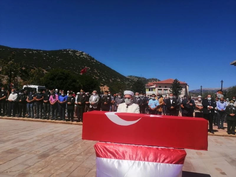 Şehit Jandarma Uzman Çavuş Hüseyin Çatal’a gözyaşlarıyla toprağa verildi
