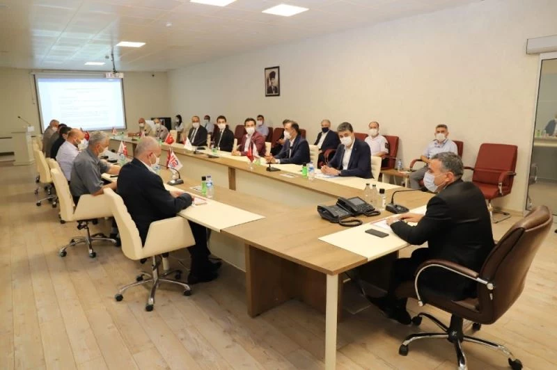 Vali Atay “Karantinaya uymayanlar yurtlara alınacak”
