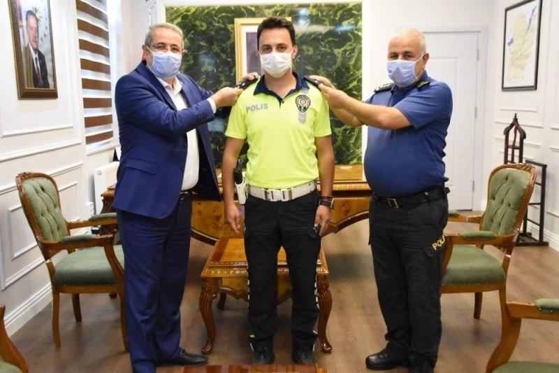 Rütbesini kaymakam ve emniyet müdürü taktı
