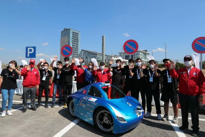 Gençler tasarladıkları otonom araçlarla TEKNOFEST’te nefes kesti
