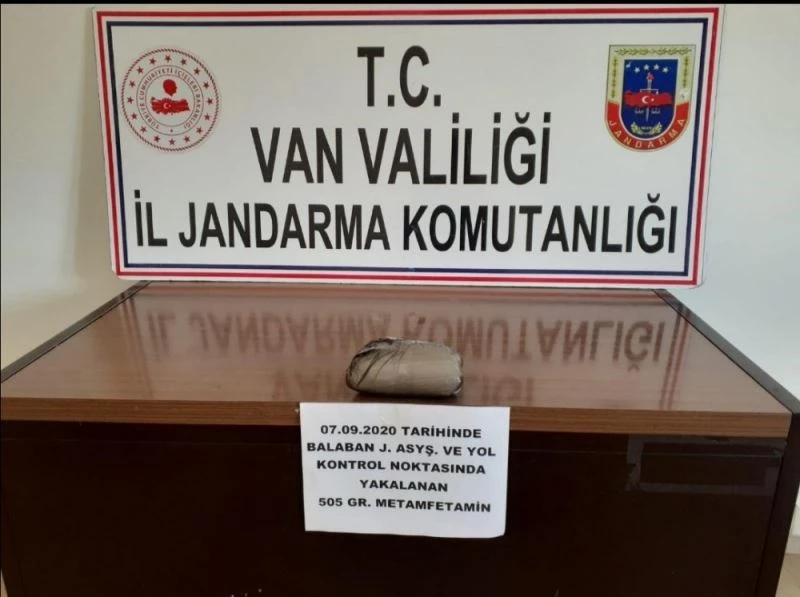Gevaş’ta 1 kilo 508 gram metamfetamin ele geçirildi
