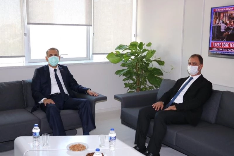 Vali Çuhadar, İşkur’dan brifing aldı
