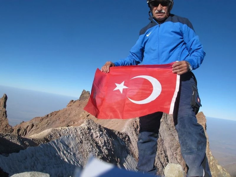 Erciyes’in zirvesinden İzmir’e selam
