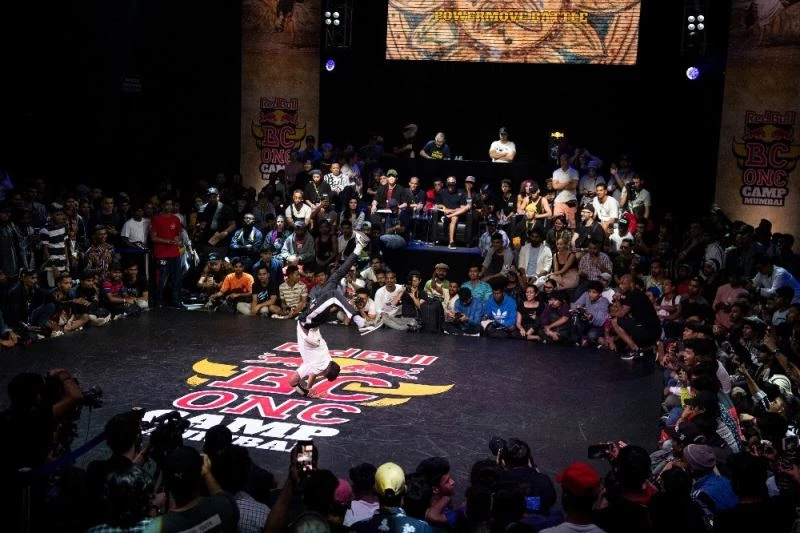 Uluslararası breakdans yarışmasının finalini Türk B-Girl zorluyor
