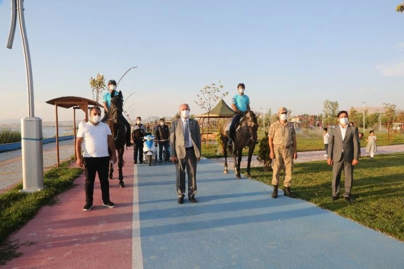 Tuşba’nın sahilleri atlı birliklere emanet
