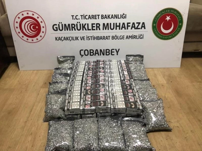 Kaçak sigara ile cam boncuk ele geçirildi
