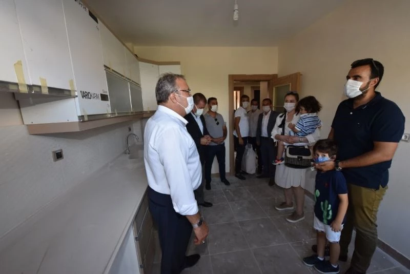 Başkan Çerçi TOKİ hak sahiplerinin mutluluklarına ortak oldu
