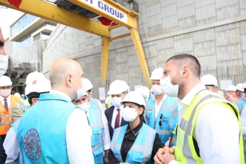 Bakan Karaismailoğlu: “Metro hattını da yapması gerekenler yapmadığı için bakanlık olarak üzerimize aldık”
