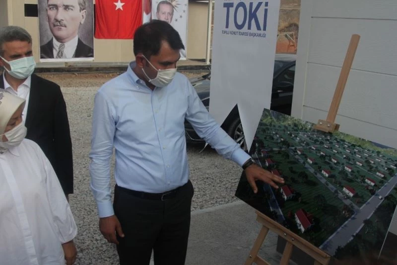 Bakan Kurum, tarımköy konutlarında incelemelerde bulundu
