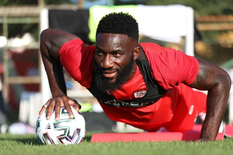 Sivasspor’da Aaron 8 hafta yok!
