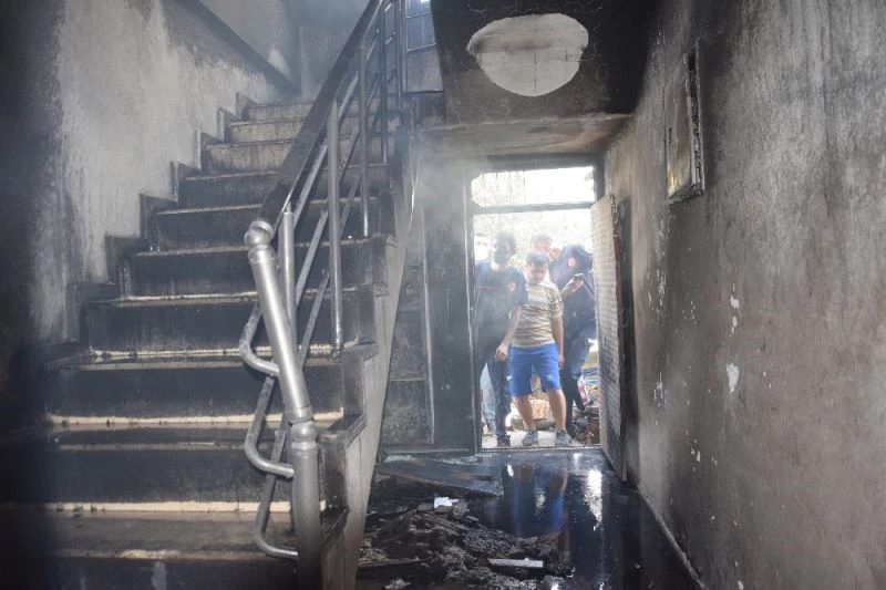 Patlayan elektrik panosu yangına sebep oldu
