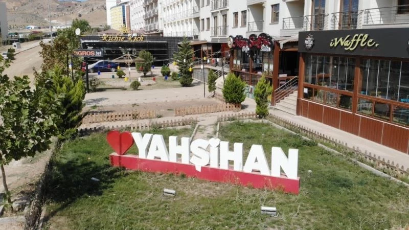 Bu ilçedeki iş yerlerinde ve konutlarda yabancı isim kullanılmayacak
