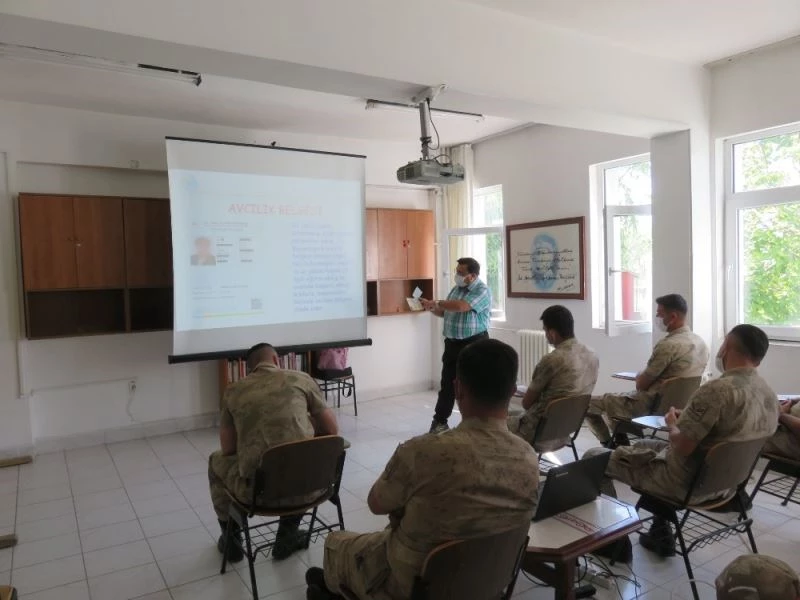 Bayburt’ta jandarma personeline avcılık mevzuatı eğitimi verildi
