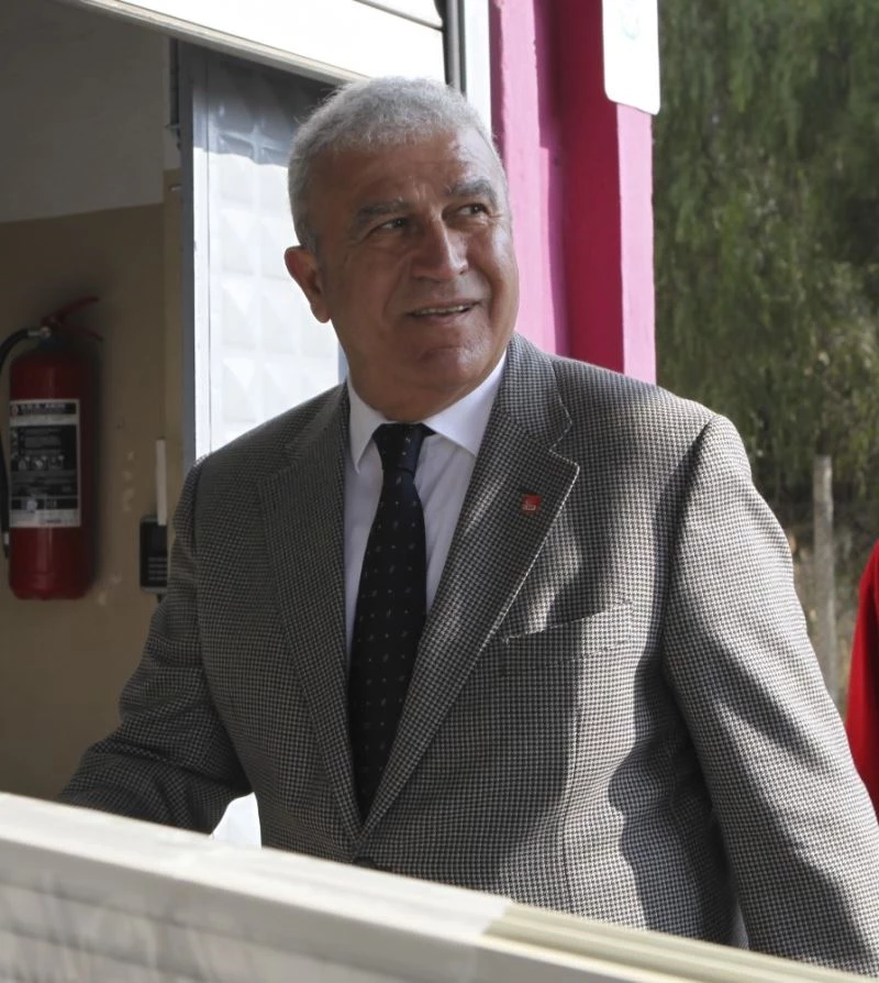 Başkan Atay’dan çalışanlarına ’ikramiye’ jesti
