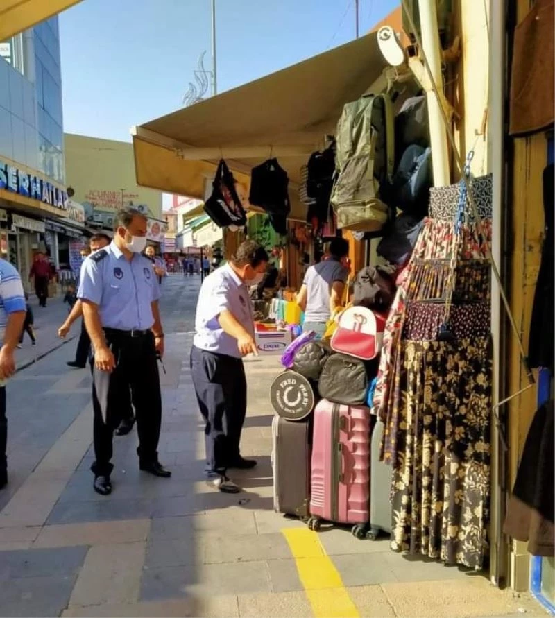 Iğdır’da tüm uyarılara rağmen kaldırım işgalleri devam ediyor

