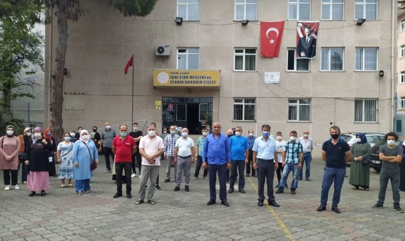 Pandemi sürecinde çocuklarının okullarının başka bir okula taşınacağı iddiası velileri isyan ettirdi
