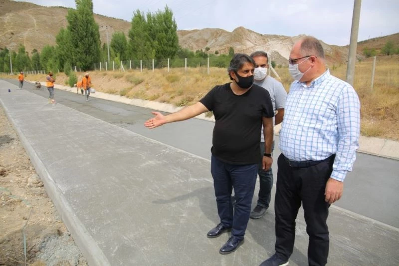 Paşabahçe yolunda yürüyüş ve bisiklet yolu yapılıyor
