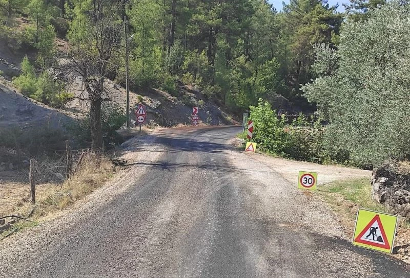 Yemişendere ve Muratlar’ın yolları asfaltlanıyor
