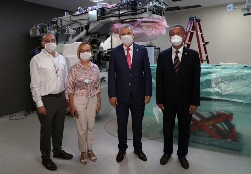 EÜ Radyoterapi kliniğinde en modern cihazların kurulumu devam ediyor
