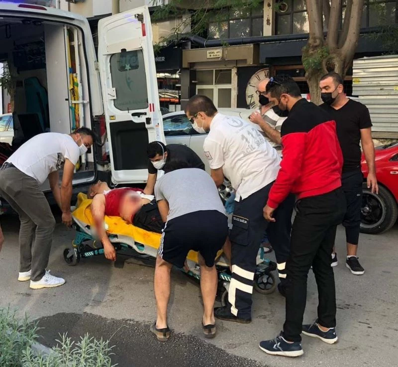 İş yerinde bıçaklanmış halde bulundu
