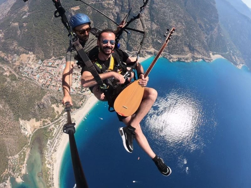 İki bin metrede sazlı sözlü uçuş
