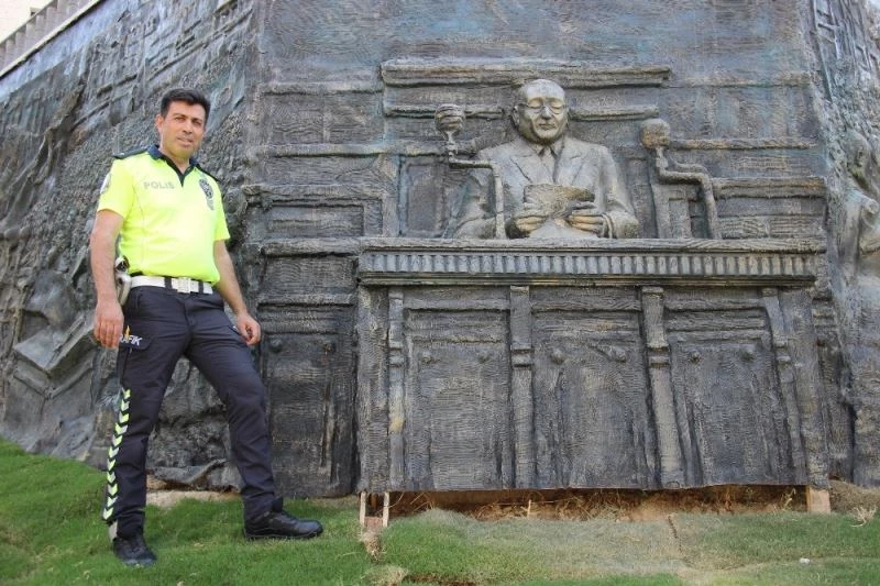 Demokrasi Şehidi Merhum Başbakan Menderes için şarkı besteledi
