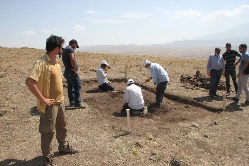 Malazgirt Savaşı’nın alan tespitinde kazı çalışmaları başladı
