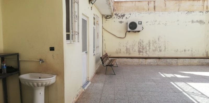 Cami avlusunda şoke eden görüntü
