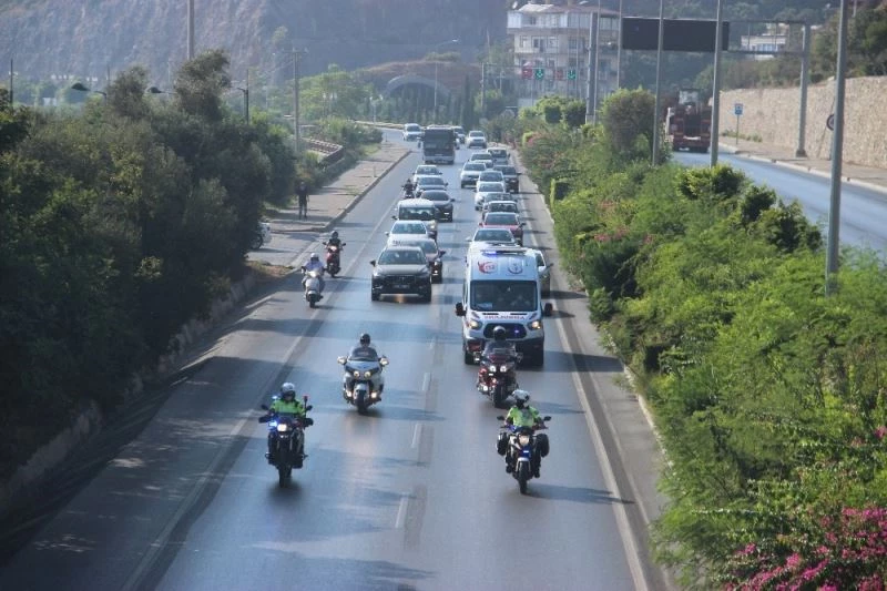 Son isteği konvoyla karşılanmaktı, bir ilçe uğurlamaya geldi
