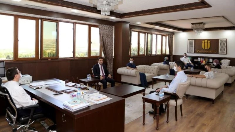 TÜGVA’dan rektöre ziyaret
