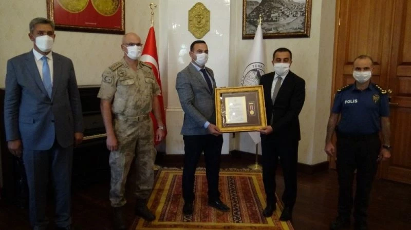 Malul Gazi Uğur Edizer’e Devlet Övünç Madalyası verildi
