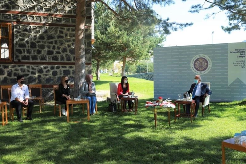 UCİM’den Rektör Çomaklı’ya hayırlı olsun ziyareti
