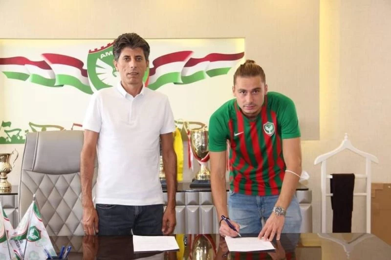 Amedspor’a deneyimli savunmacı
