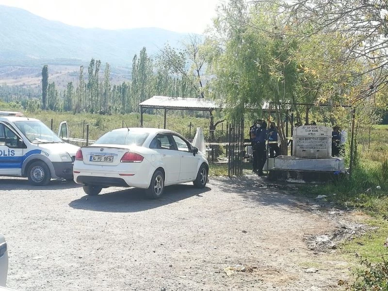 Dini nikahlı eşini ve kaynanasını öldürüp intihar etti
