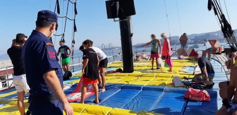 Gezi teknelerinde maske ve sosyal mesafe denetimi yapıldı
