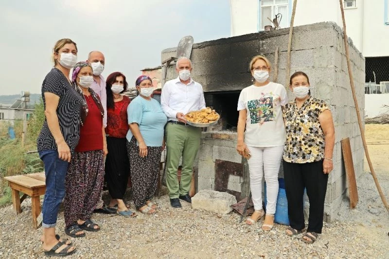 Asırlık Girit ekmeği Akdeniz ilçesinde yaşatılıyor
