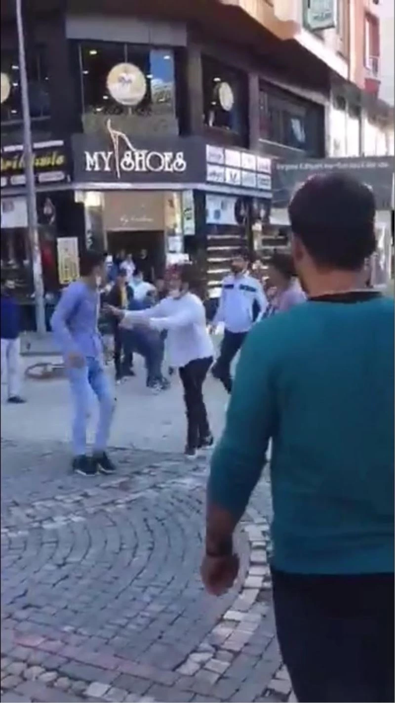 Ağrı’da sosyal mesafe kuralına rağmen kavga ettiler
