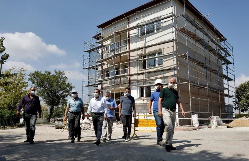 Başkan Ataç yenilenen Batıkent Belde Evi’ni inceledi
