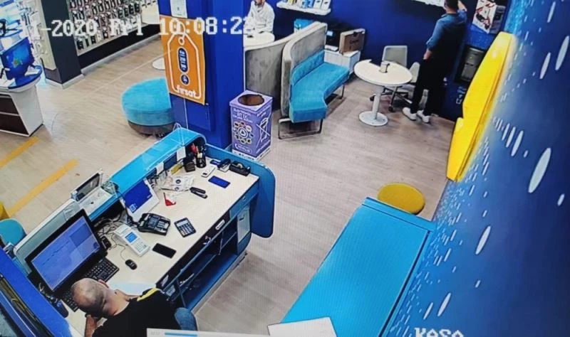 Çaldığı 5 bin liralık kulaklık pahalıya patladı
