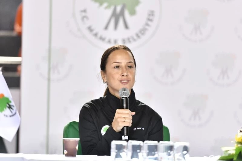 Mamak Belediyesi, milli tekvandocuları renklerine bağladı
