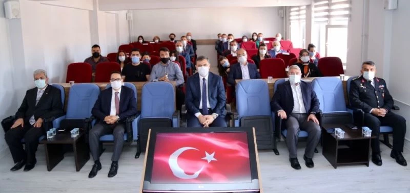 Çorum’da şehit ailesi ve gazilere “Devlet övüç madalyası ve beratı” verildi
