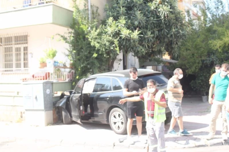 Hastaneye gitmek yerine vatandaşın verdiği buzlarla acılarını dindirmeye çalıştılar
