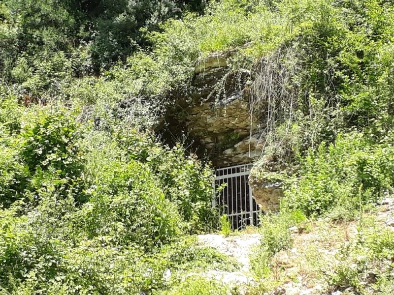 Demir korkuluklar arkasında binlerce yıllık tarih yatıyor
