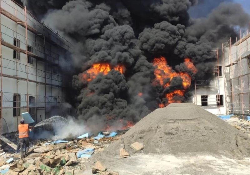 İnşaata çıkan yangın korkuttu
