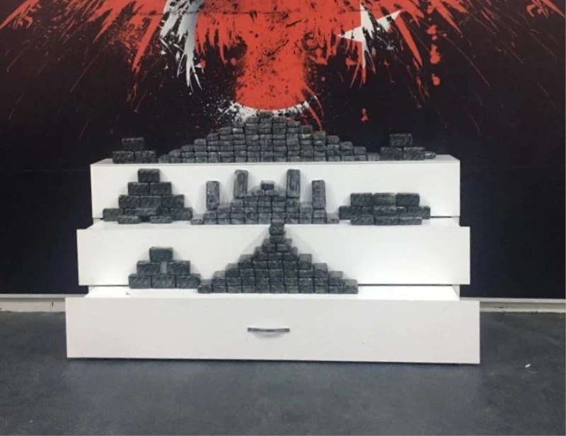 İpi çektikçe yolcu otobüsünden eroin fışkırdı
