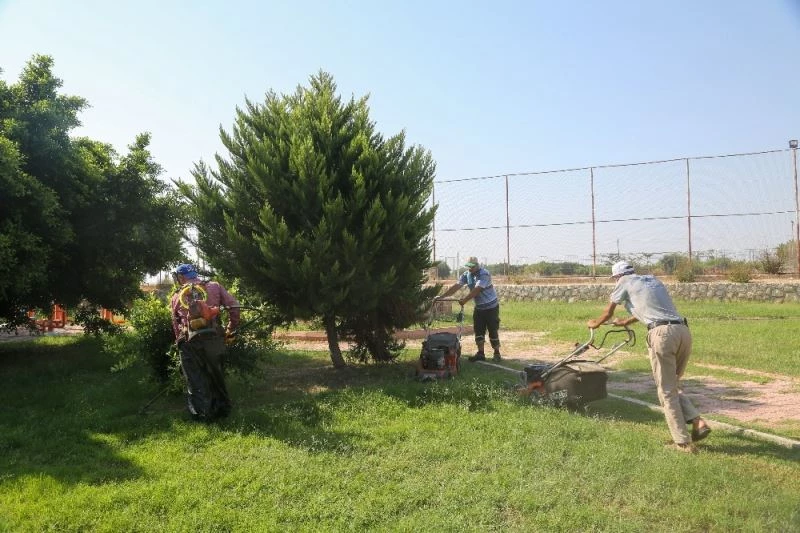 Erdemli Belediyesi Kumkuyu ve Kayacı’da çalışmalarına devam ediyor
