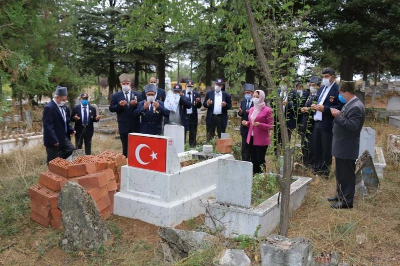 Kore gazisi Refik Özberber mezarı başında anıldı
