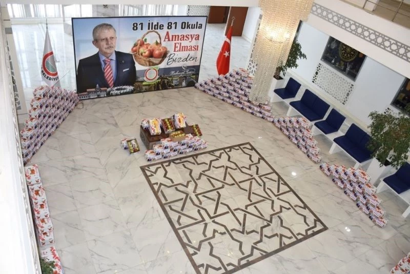 Başkan Sarı’dan ’81 ilde 81 okula Amasya Elması’
