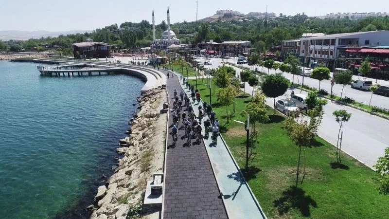 Urartu Medeniyeti’nin tarihi Şamran Kanalı’nda pedallar çevrildi
